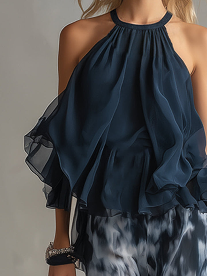 Ludovica - elegant with a high-neck top and wide printed trousers