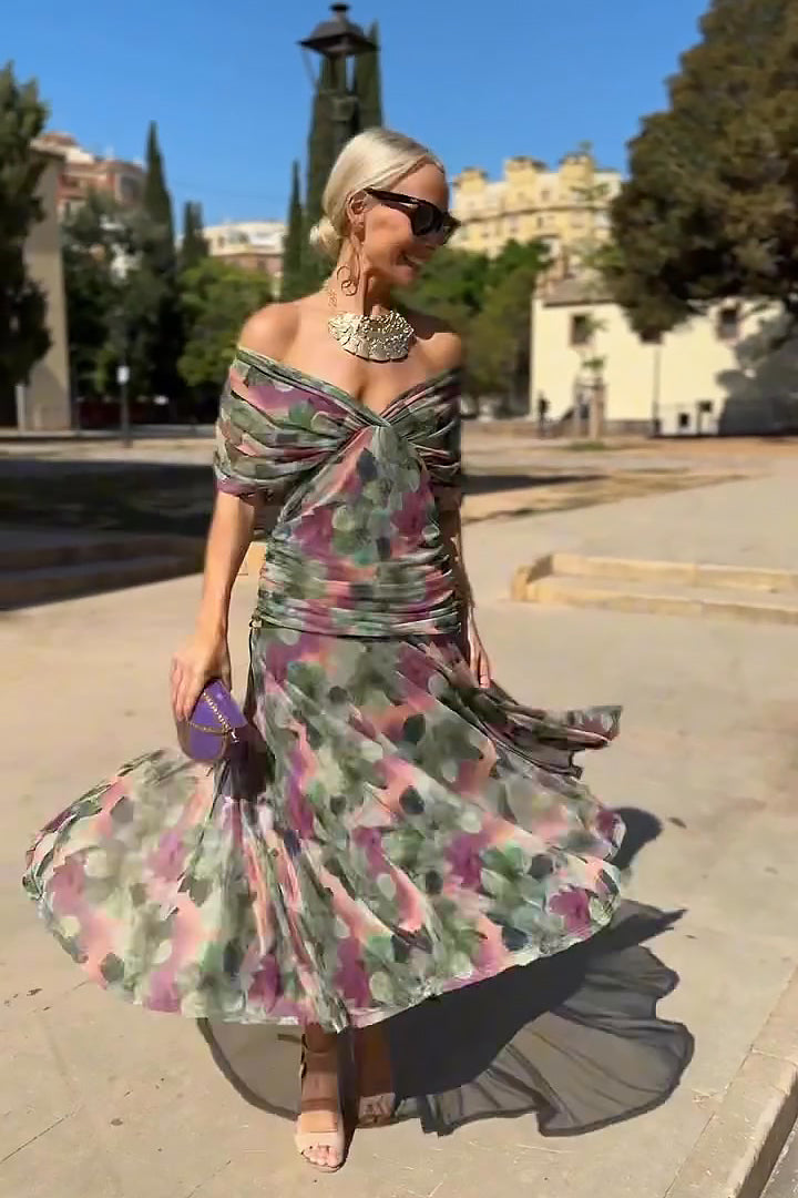 ELEGANT MAXI DRESS WITH V-NECK AND PLEATED SKIRT