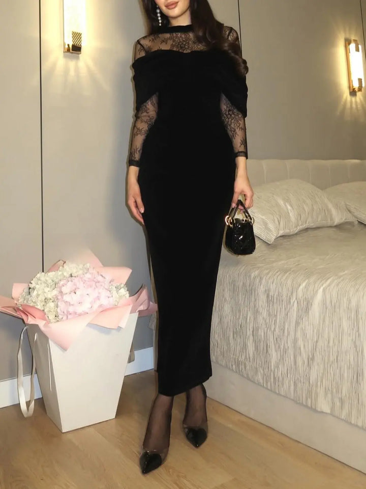 BLACK LACE FITTED MAXI DRESS