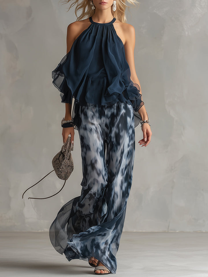 Ludovica - elegant with a high-neck top and wide printed trousers